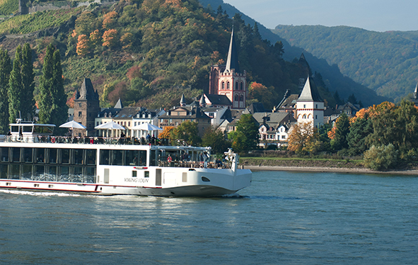 View of Stahleck Castle & Longship from the river
