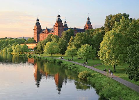 Main River Cruises: View of Johannisburg Castle