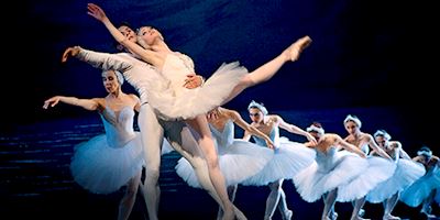 Russian Ballet dancers with white tutus.